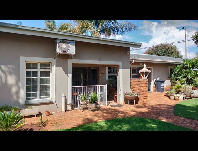 3 BEDROOM FREEHOLD FOR SALE IN DALVIEW
